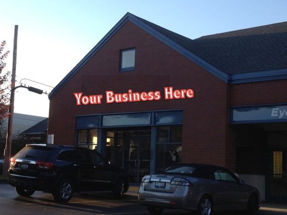 The Shops on Elm : 581-607 Elm Pl, Highland Park, IL 60035